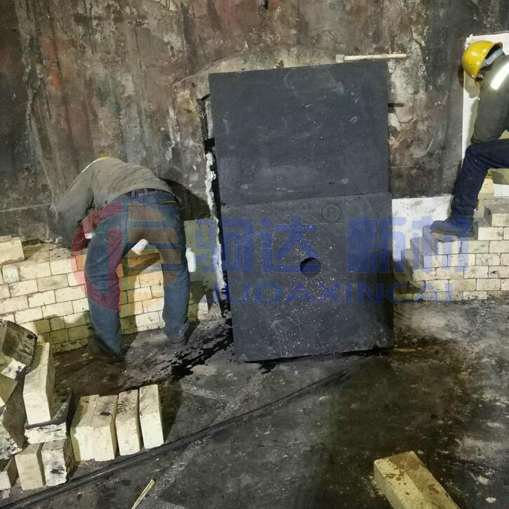 半石墨結(jié)合碳化硅磚